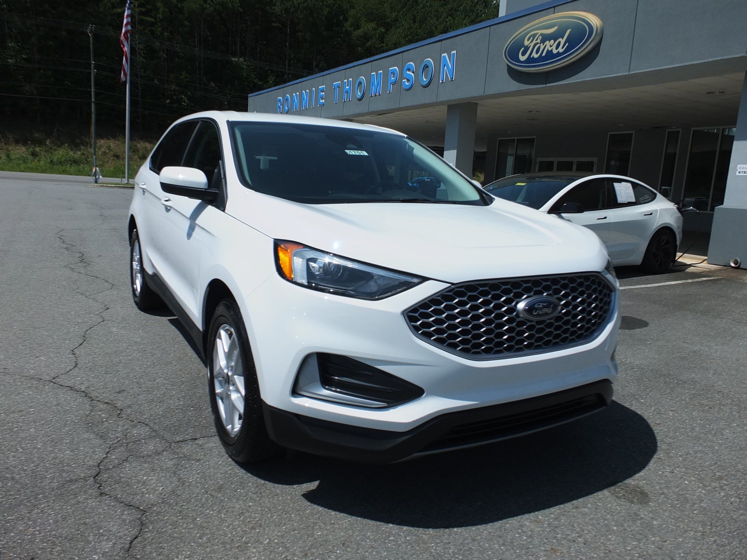 Used 2024 Ford Edge SEL AWD/4WD image 1