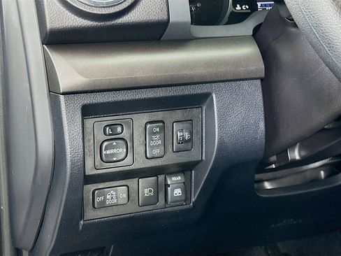 Used 2018 Toyota Tundra SR5 w/ SR5 Upgrade Package RWD image 10