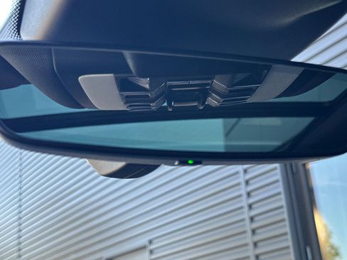 New 2026 Porsche Macan image 22