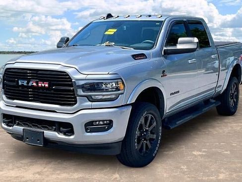 Used 2021 RAM 2500 Laramie w/ Night Edition AWD/4WD image 3