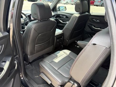 Used 2023 Chevrolet Traverse RS AWD/4WD image 43