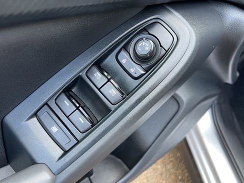 Used 2024 Subaru Crosstrek 2.0i Premium image 40