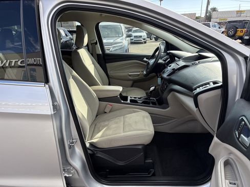 Used 2018 Ford Escape SE image 34