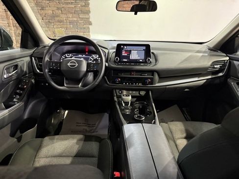 Certified 2025 Nissan Rogue SV image 23