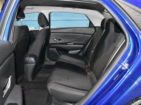 Used 2021 Hyundai Elantra SE w/ Cargo Package FWD image 18
