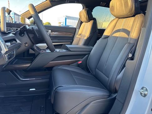 New 2026 Cadillac Vistiq Sport image 18