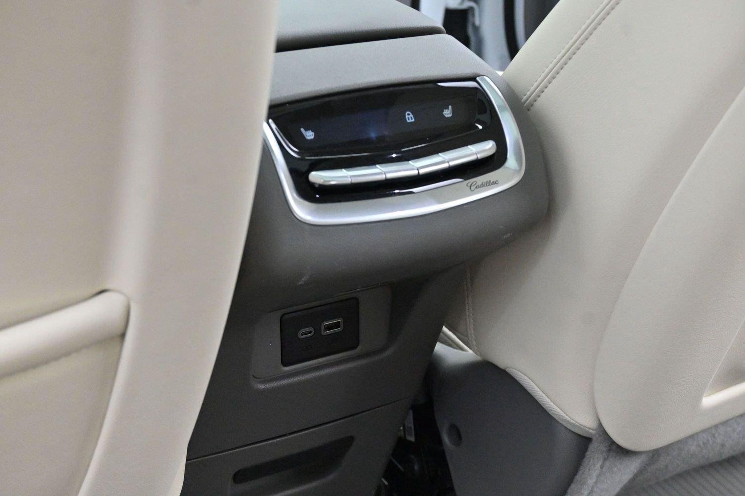 Certified 2024 Cadillac XT6 Premium Luxury AWD/4WD image 32