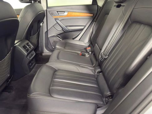 Used 2021 Audi Q5 2.0T Premium w/ Convenience Package AWD/4WD image 39