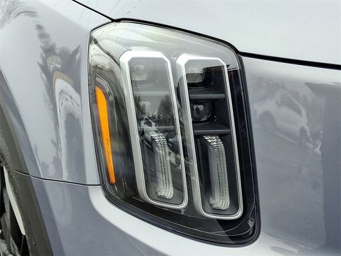 Certified 2023 Kia Telluride S image 9