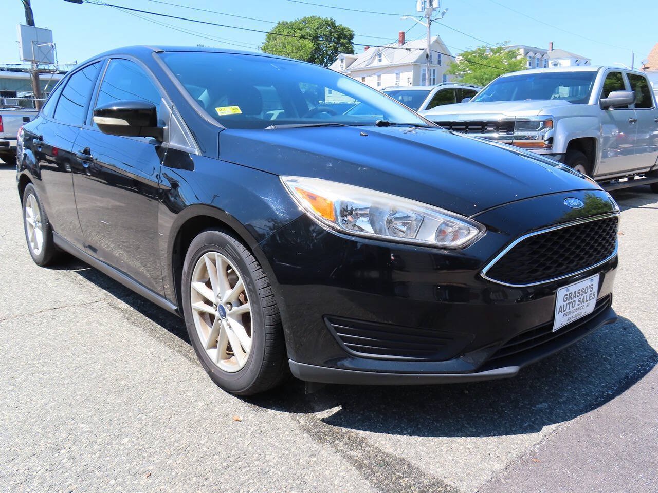 Used 2016 Ford Focus SE w/ SE Power Seat Package FWD image 2