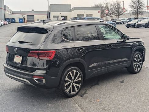 Used 2024 Volkswagen Taos SE image 7