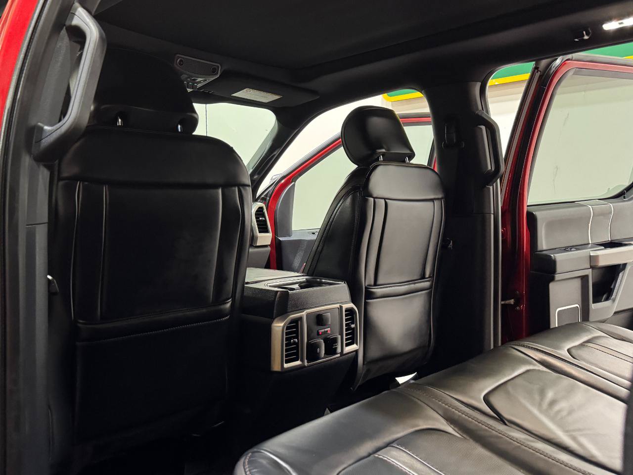 Used 2022 Ford F450 Platinum w/ FX4 Off-Road Package AWD/4WD image 15