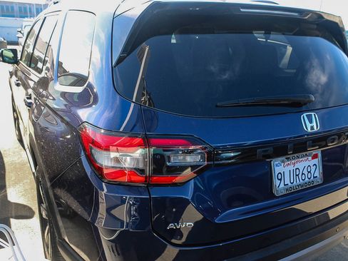 Used 2024 Honda Pilot Touring image 9