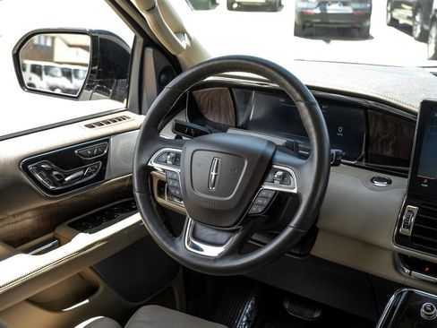 Used 2023 Lincoln Navigator L Reserve RWD image 16