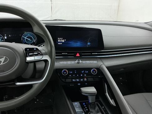 Used 2024 Hyundai Elantra Blue FWD image 35