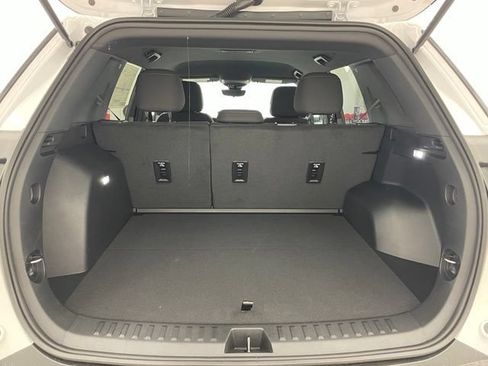 New 2026 Chevrolet Equinox LT w/ Safety and Technology Package AWD/4WD image 11