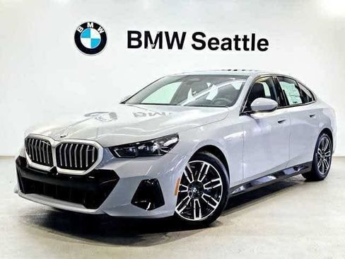 Used 2025 BMW 530i xDrive w/ M Sport Package image 1