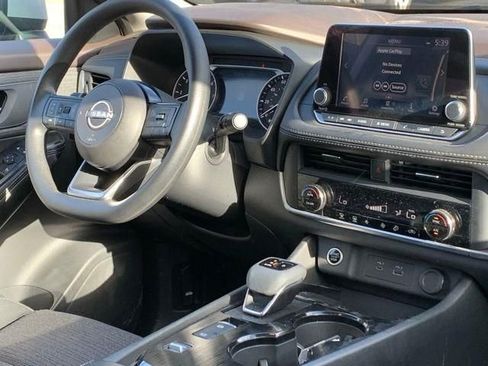 Used 2023 Nissan Rogue SV image 23