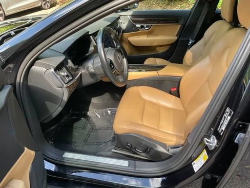 Used 2018 Volvo S90 T5 Momentum w/ Protection Package Premier FWD image 9