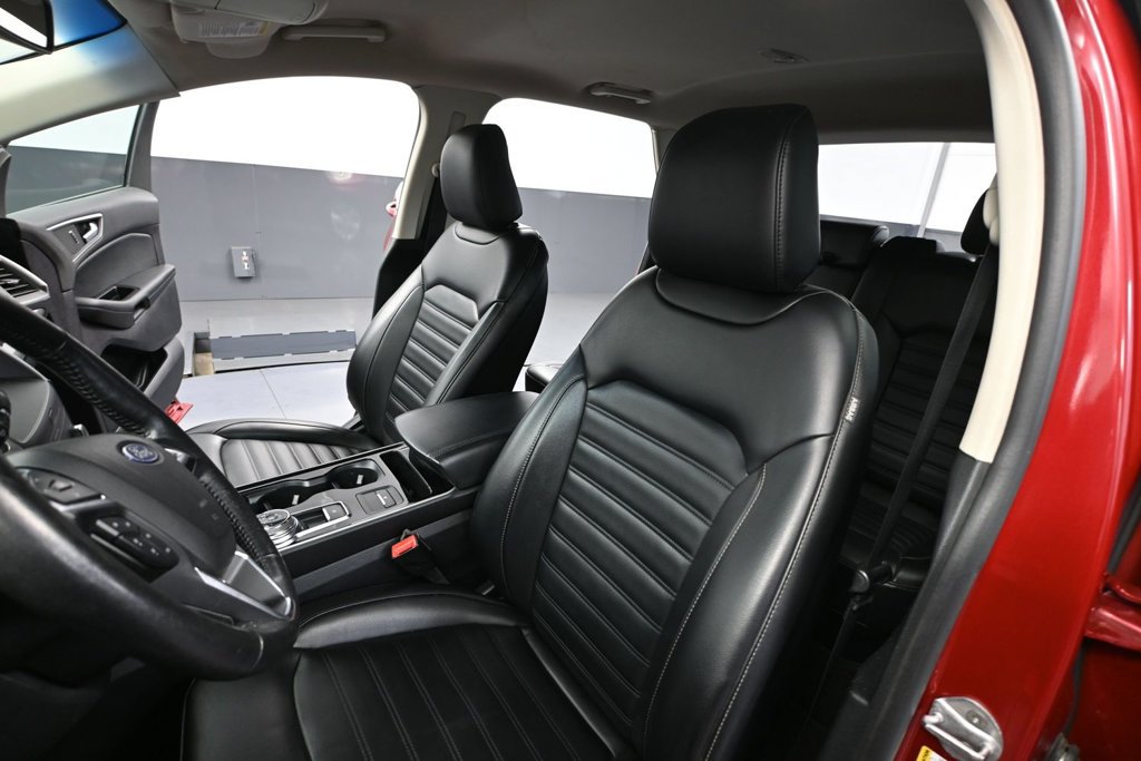 Used 2020 Ford Edge SEL w/ Cold Weather Package AWD/4WD image 18