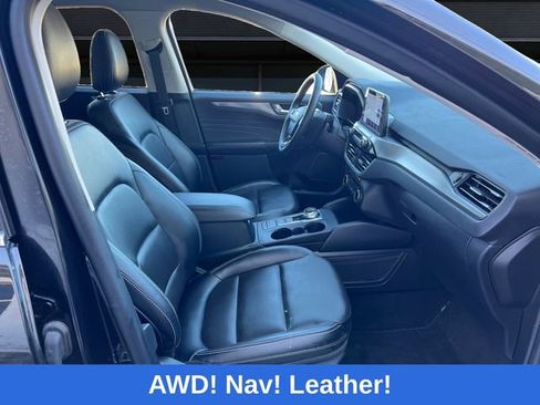 Certified 2022 Ford Escape Titanium AWD/4WD image 15