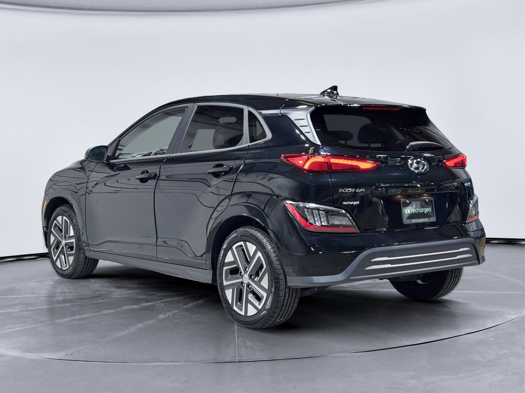 Used 2023 Hyundai Kona Limited w/ Cargo Package FWD image 2