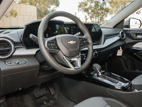 Used 2026 Chevrolet Trax LT w/ Driver Confidence Package image 51