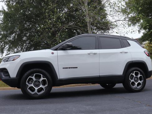 Used 2022 Jeep Compass Trailhawk image 44