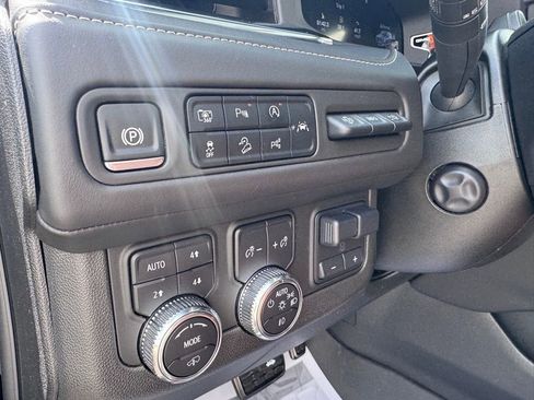 Used 2024 GMC Yukon Denali Ultimate image 16