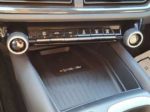 New 2026 Chevrolet Equinox EV RS image 17