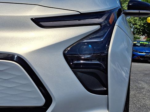 Used 2023 Chevrolet Bolt LT FWD image 10