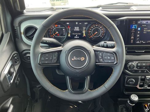 Used 2024 Jeep Wrangler Unlimited Sport AWD/4WD image 23