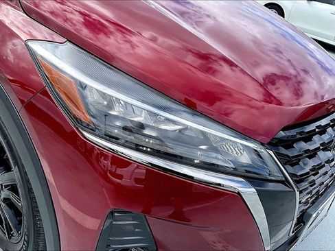 Used 2024 Nissan Kicks SR w/ SR Premium Package FWD image 32