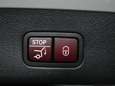 Used 2023 Mercedes-Benz GLC 300 image 30
