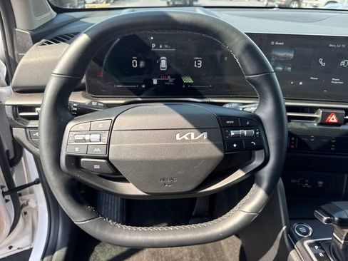 Used 2026 Kia Sportage LX FWD image 19