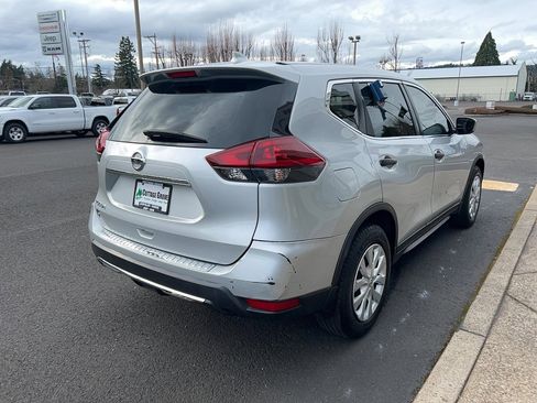 Used 2019 Nissan Rogue S image 11