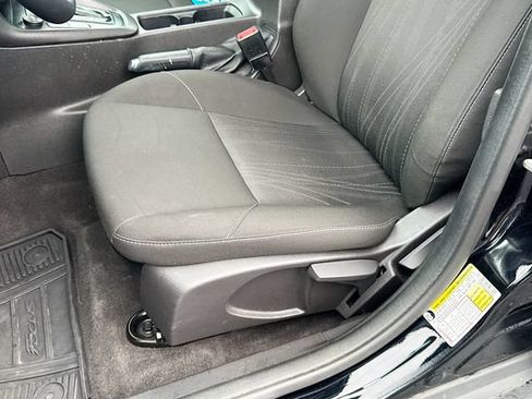 Certified 2018 Ford Focus SE w/ Cold Weather Package FWD image 26