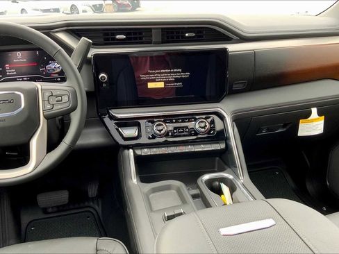 New 2025 GMC Sierra 2500 Denali w/ Denali Reserve Package image 7