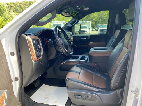 Used 2022 Chevrolet Silverado 3500 High Country image 10