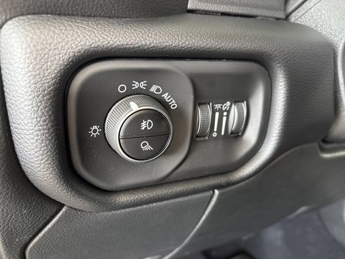 New 2026 RAM 3500 Laramie AWD/4WD image 15