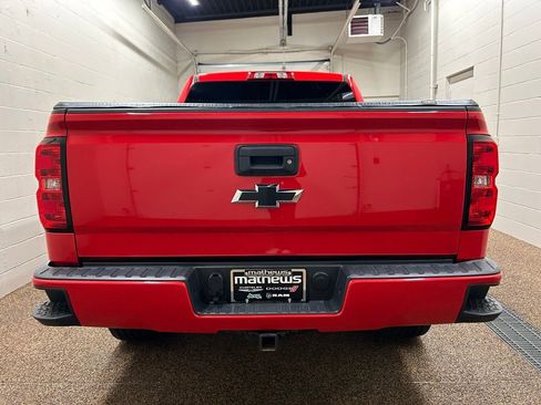 Used 2018 Chevrolet Silverado 1500 Custom w/ Custom Value Package image 3