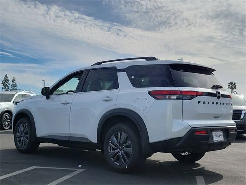 New 2025 Nissan Pathfinder SV w/ Black Appearance Package image 2