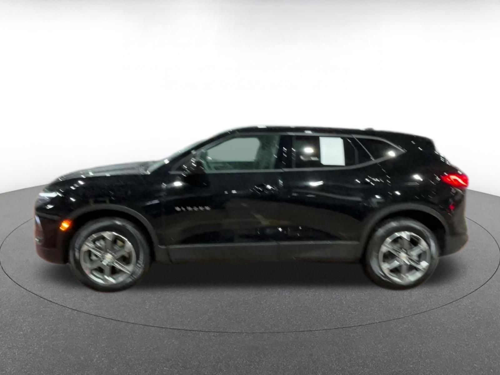 Used 2026 Chevrolet Blazer LT FWD image 8