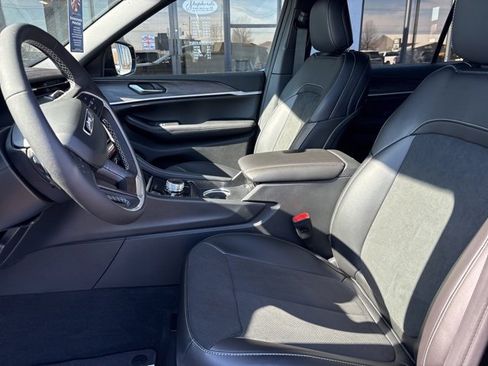 New 2026 Jeep Grand Cherokee L 4WD image 4