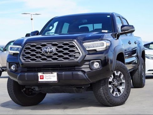 Certified 2023 Toyota Tacoma TRD Off-Road image 3