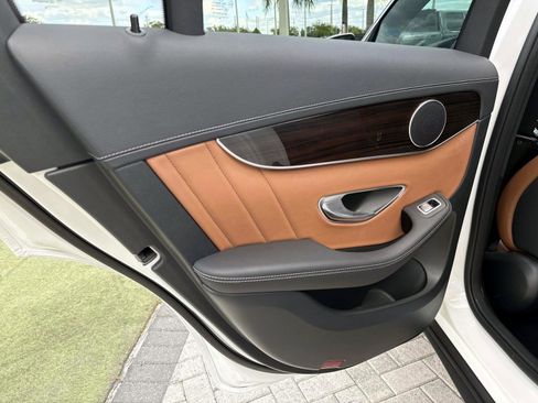 Certified 2022 Mercedes-Benz GLC 300 image 11