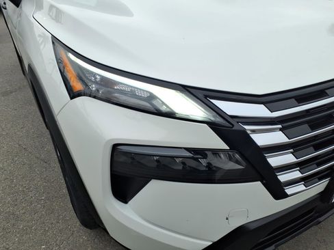 Certified 2024 Nissan Rogue S FWD image 5