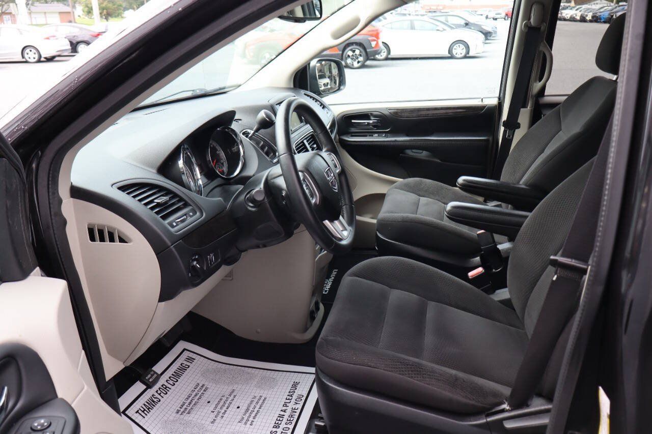 Used 2017 Dodge Grand Caravan SE w/ Power Window Group FWD image 7