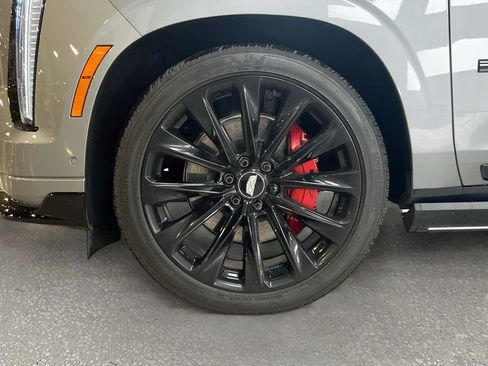 Used 2026 Cadillac Escalade V AWD/4WD image 35