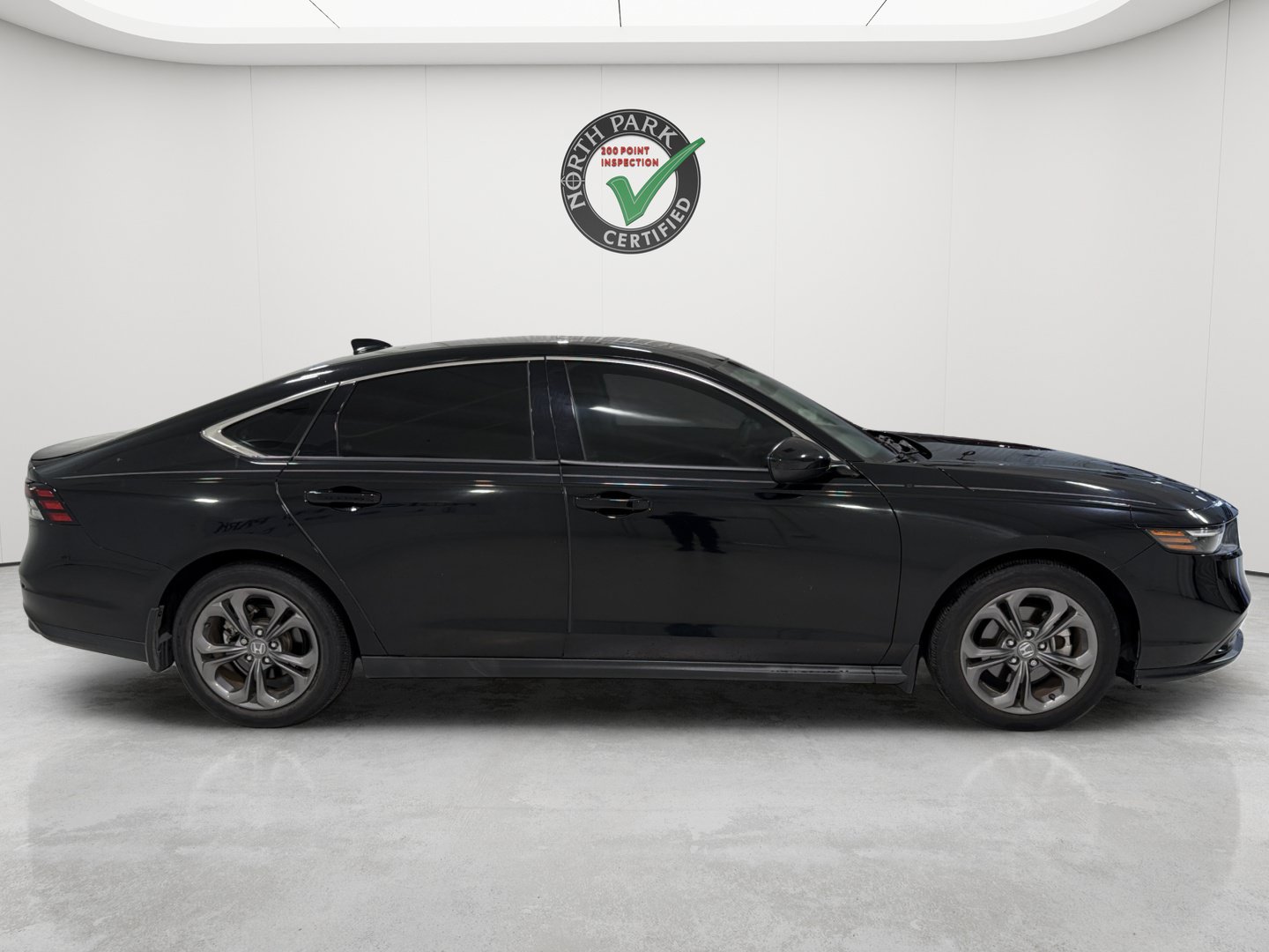 Used 2023 Honda Accord EX image 6